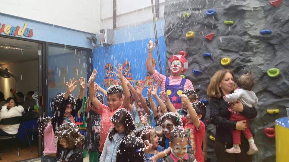 Celebración familiar ambientada por Mundo Yupi