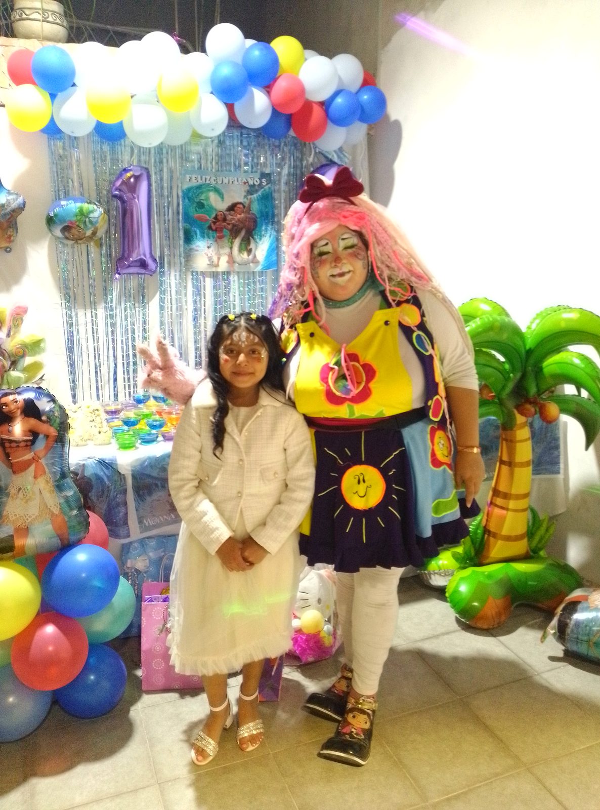 Payasita de Mundo Yupi en una celebración infantil