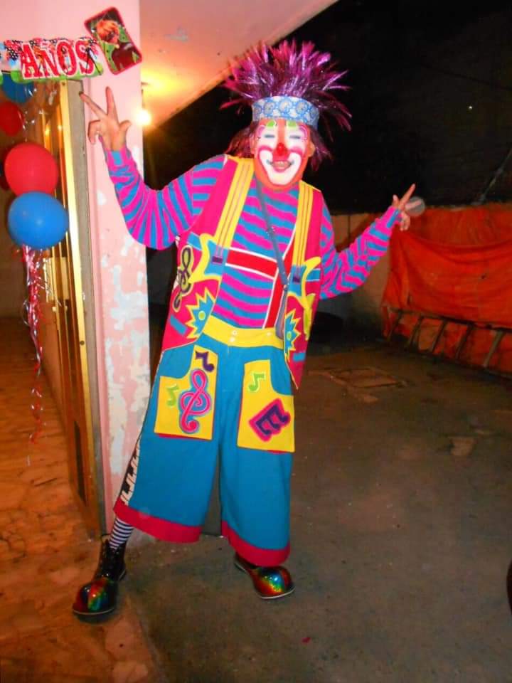 Payaso de Mundo Yupi durante un show